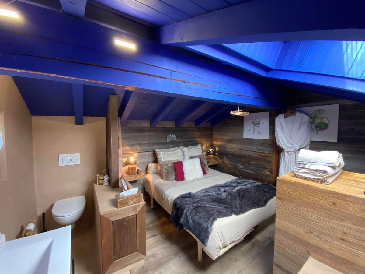 מונטריון Micro-Lodge, Le Petit Nid D'Amour מראה חיצוני תמונה