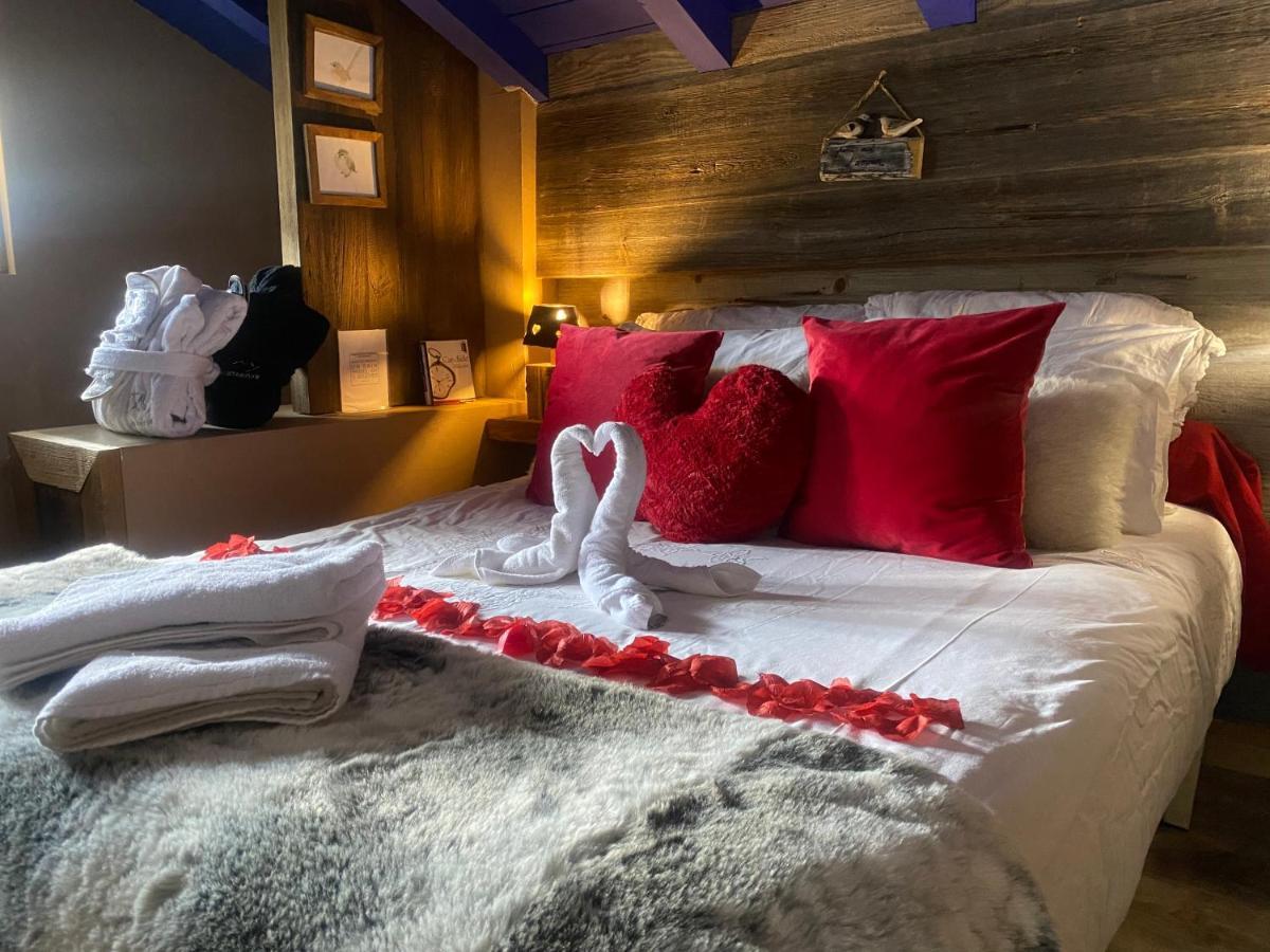 מונטריון Micro-Lodge, Le Petit Nid D'Amour מראה חיצוני תמונה