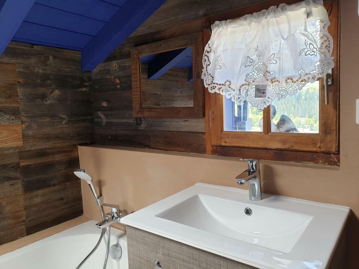 מונטריון Micro-Lodge, Le Petit Nid D'Amour מראה חיצוני תמונה